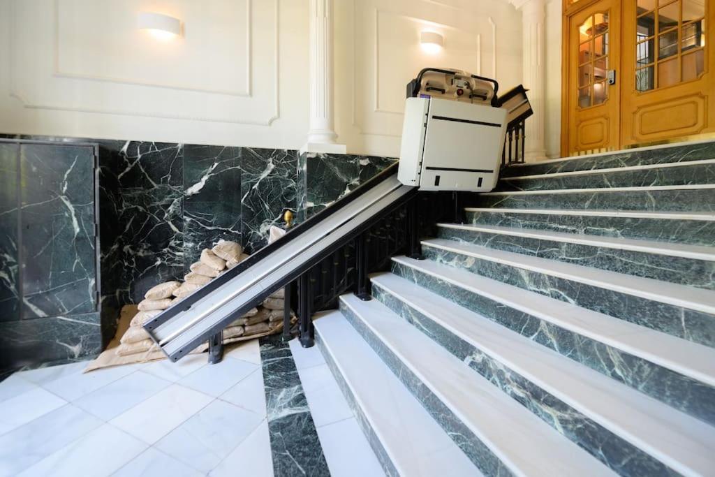 Encantador Apartamento Temporal Centrico Con Patio Privado Mpe51 Appartement Madrid Buitenkant foto