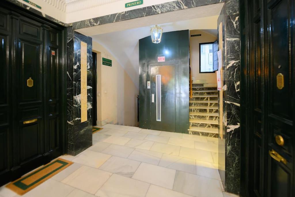 Encantador Apartamento Temporal Centrico Con Patio Privado Mpe51 Appartement Madrid Buitenkant foto